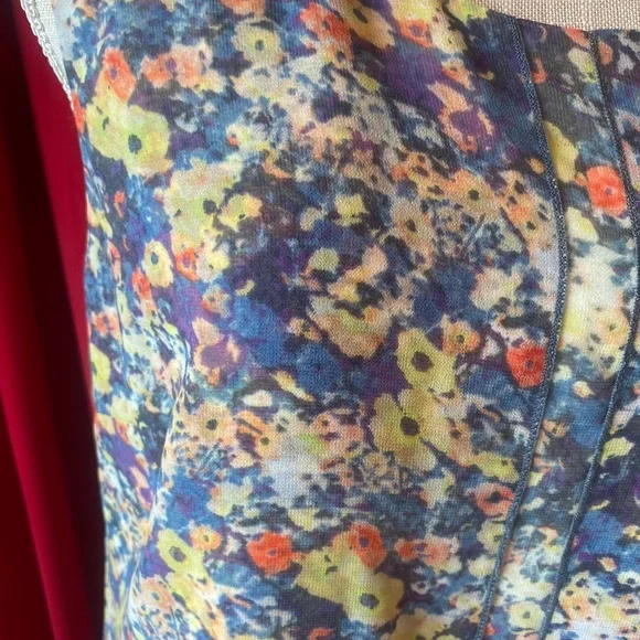 ❌sold❌ CABI FLORAL TUNIC TOP MEDIUM - Picture 2 of 5